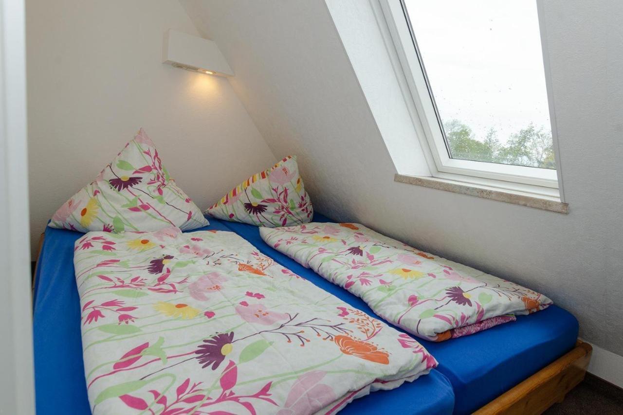 3-R-Ferienwohnung-Fuer-3-Personen-In-Schaprode-Auf-Ruegen-Zi4 Exterior photo